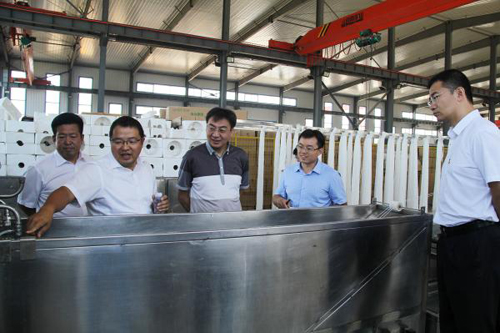 8月27日，新華社遼寧分社社長王振宏一行人員蒞臨一諾產業園區調研