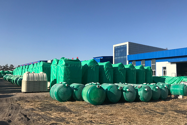 玻璃鋼化糞池在搬運(yùn)的時(shí)候要注意哪些事項(xiàng) 玻璃鋼化糞池在搬運(yùn)的時(shí)候要注意哪些事項(xiàng)